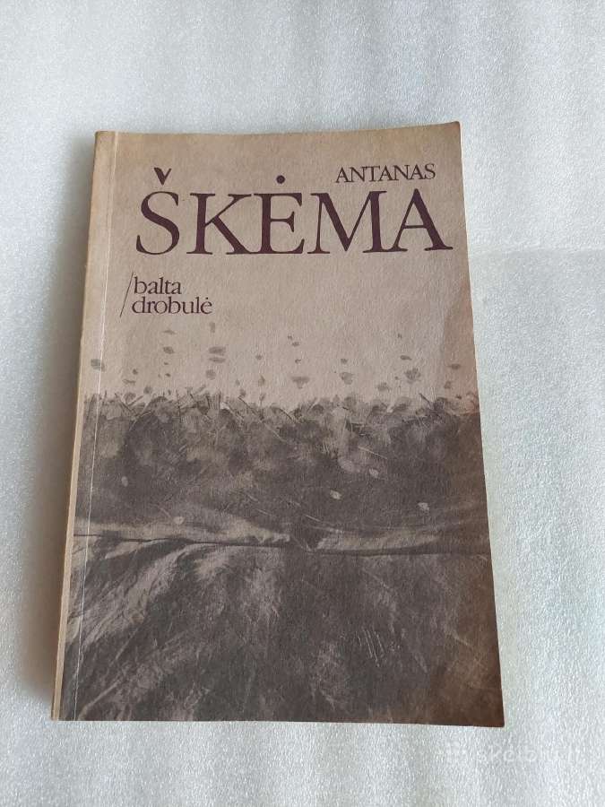 Balta drobulė