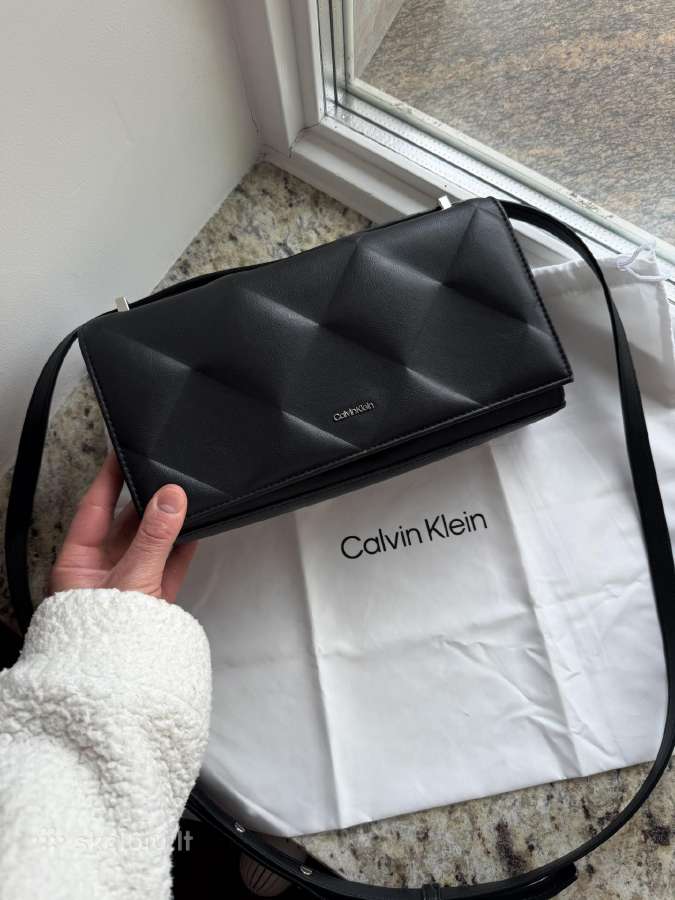 Calvin Klein Diamon Quilt Conv juoda rankinė