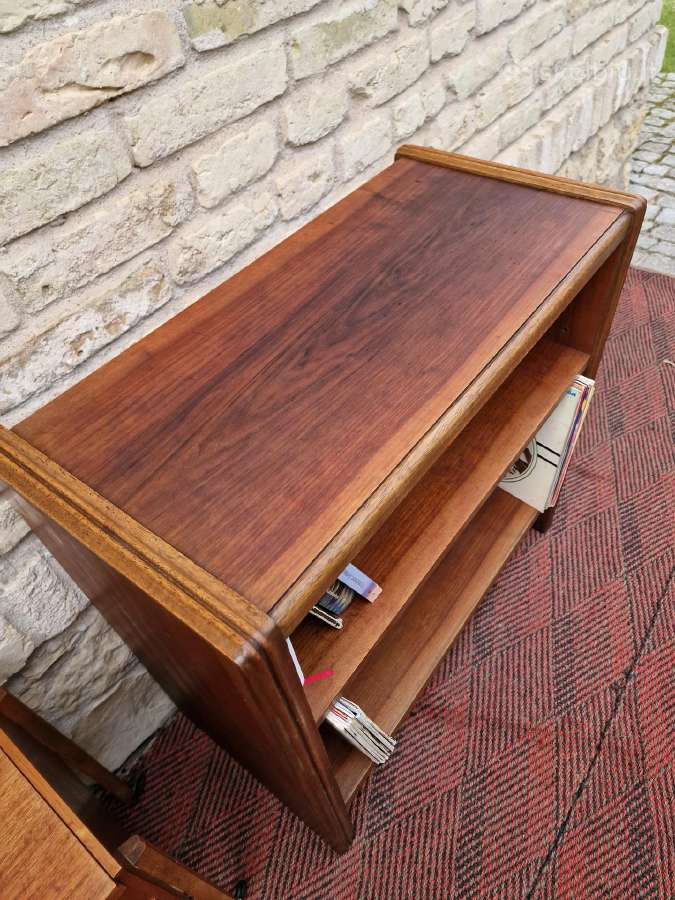 Vintažinė mid century riešutmedžio lentyna - nuotraukos Nr. 7