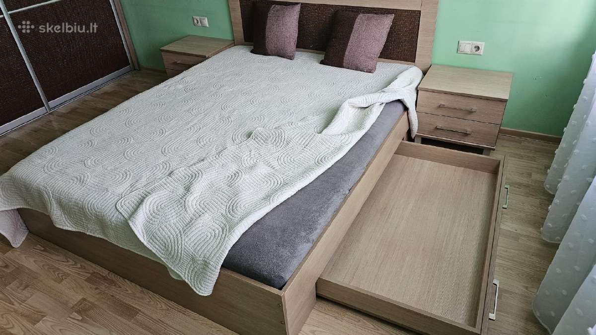 Miegamojo lova 160x200 su 2 dideliais stalčiais
