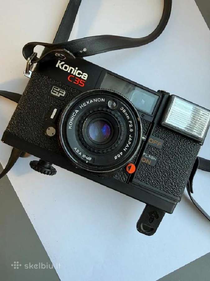 Konica C35 Ef senovinis fotoaparatas su juostele