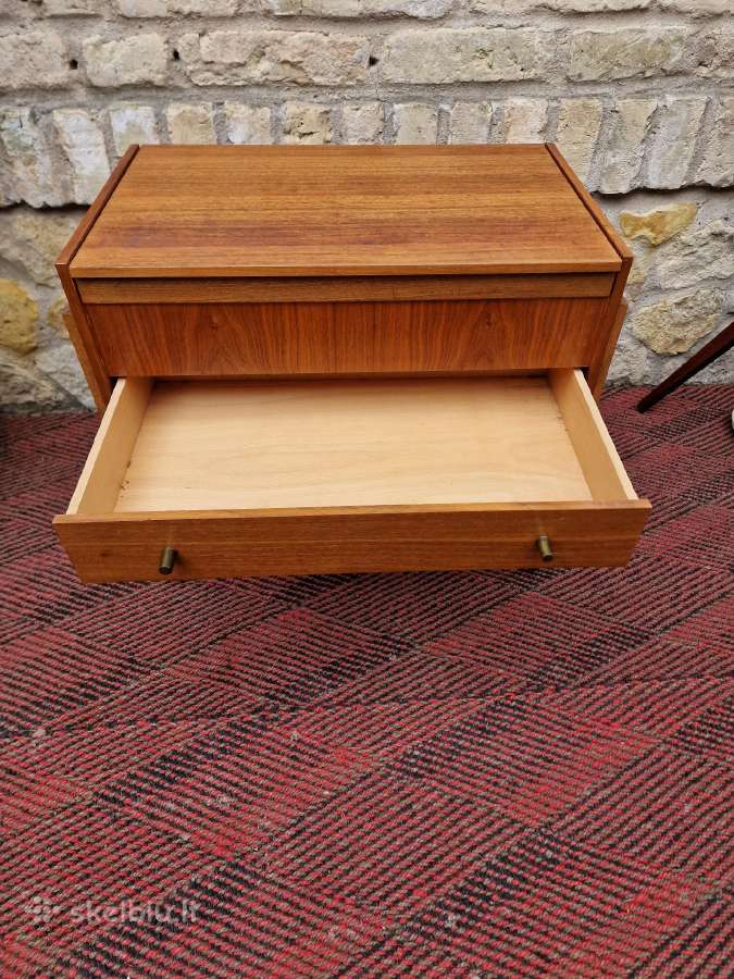 Vintažinis mid century tikmedžio staliukas/siūlinė - nuotraukos Nr. 7