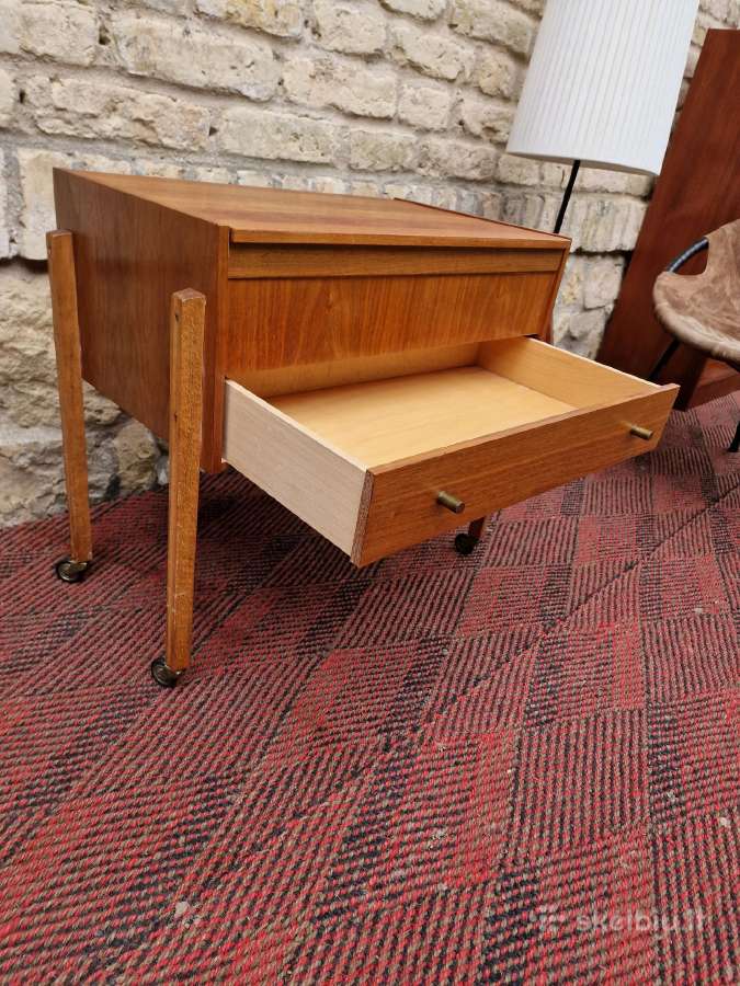 Vintažinis mid century tikmedžio staliukas/siūlinė - nuotraukos Nr. 10