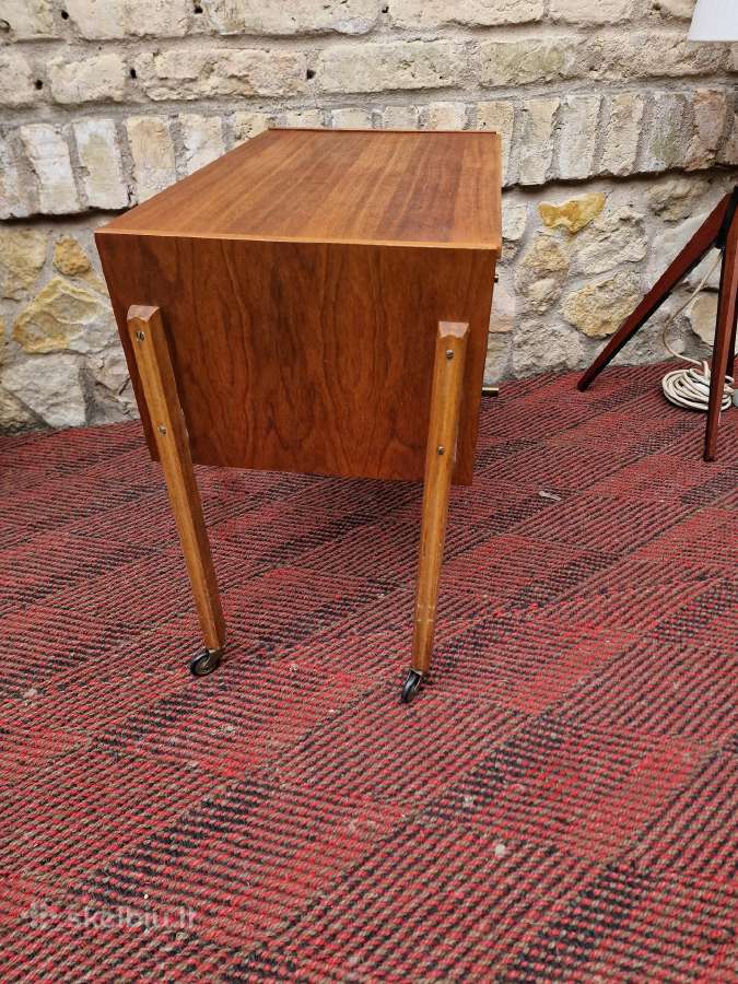 Vintažinis mid century tikmedžio staliukas/siūlinė - nuotraukos Nr. 13
