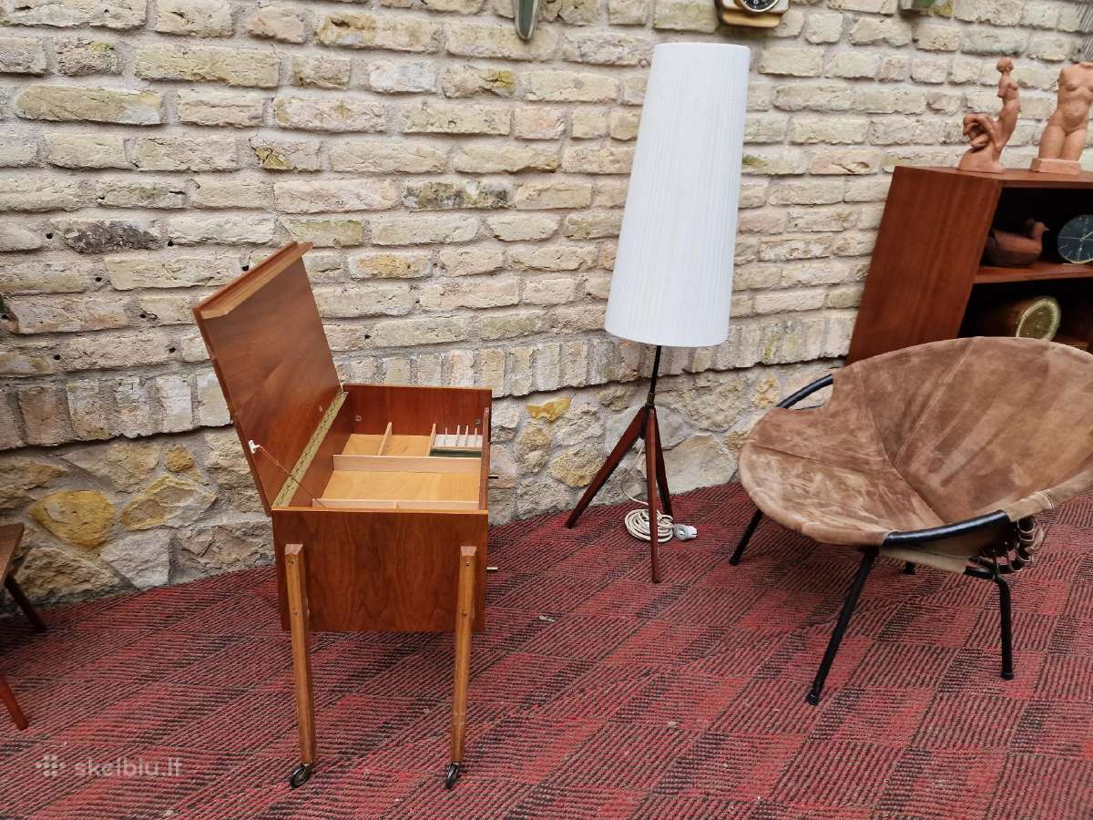 Vintažinis mid century tikmedžio staliukas/siūlinė - nuotraukos Nr. 16