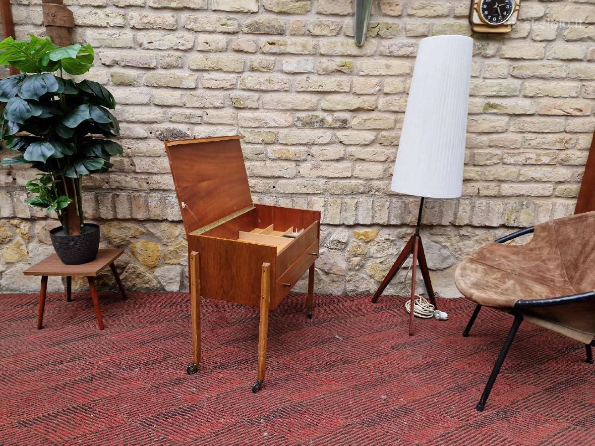 Vintažinis mid century tikmedžio staliukas/siūlinė - nuotraukos Nr. 18