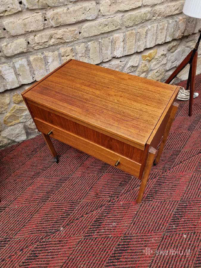 Vintažinis mid century tikmedžio staliukas/siūlinė - nuotraukos Nr. 32