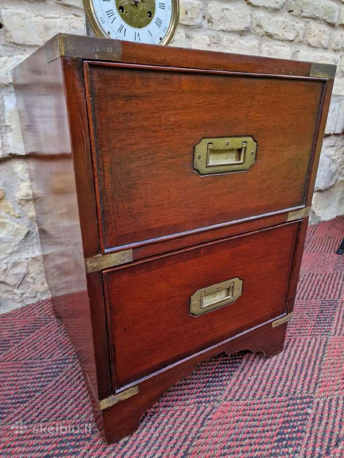 Vintažinė mid century raudonmedžio masyvo komodėlė