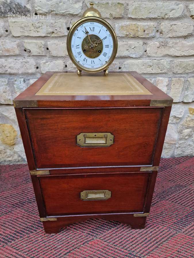 Vintažinė mid century raudonmedžio masyvo komodėlė - nuotraukos Nr. 4