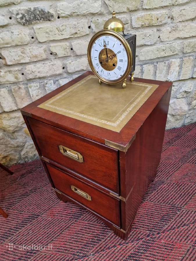 Vintažinė mid century raudonmedžio masyvo komodėlė - nuotraukos Nr. 8