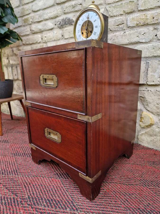 Vintažinė mid century raudonmedžio masyvo komodėlė - nuotraukos Nr. 23