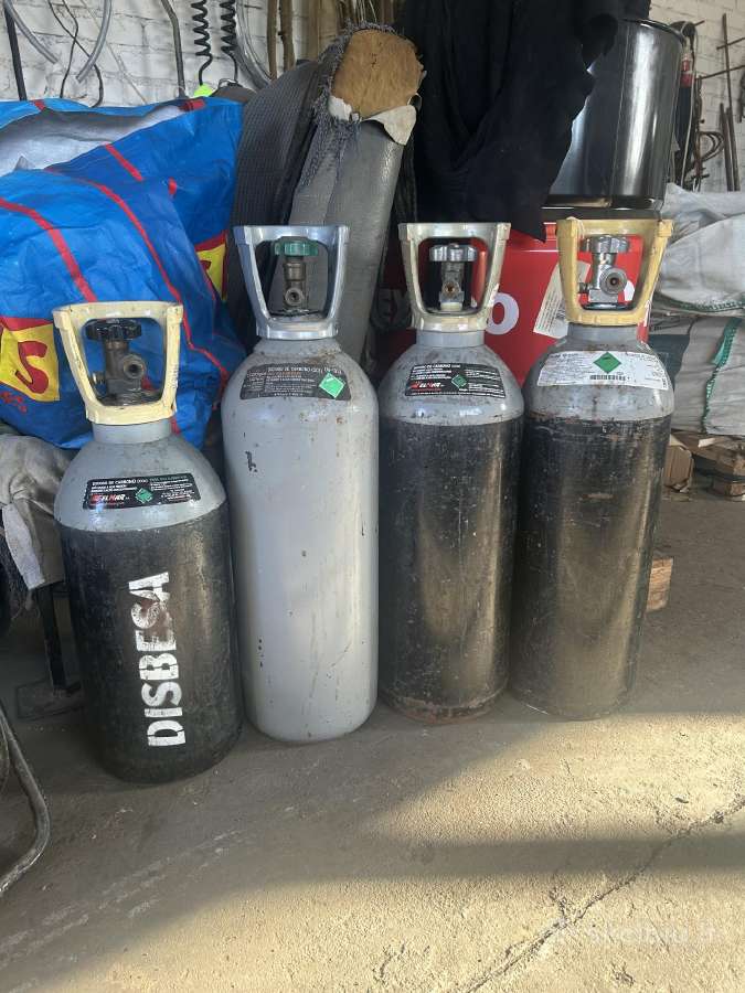 Co2 balionai tušti