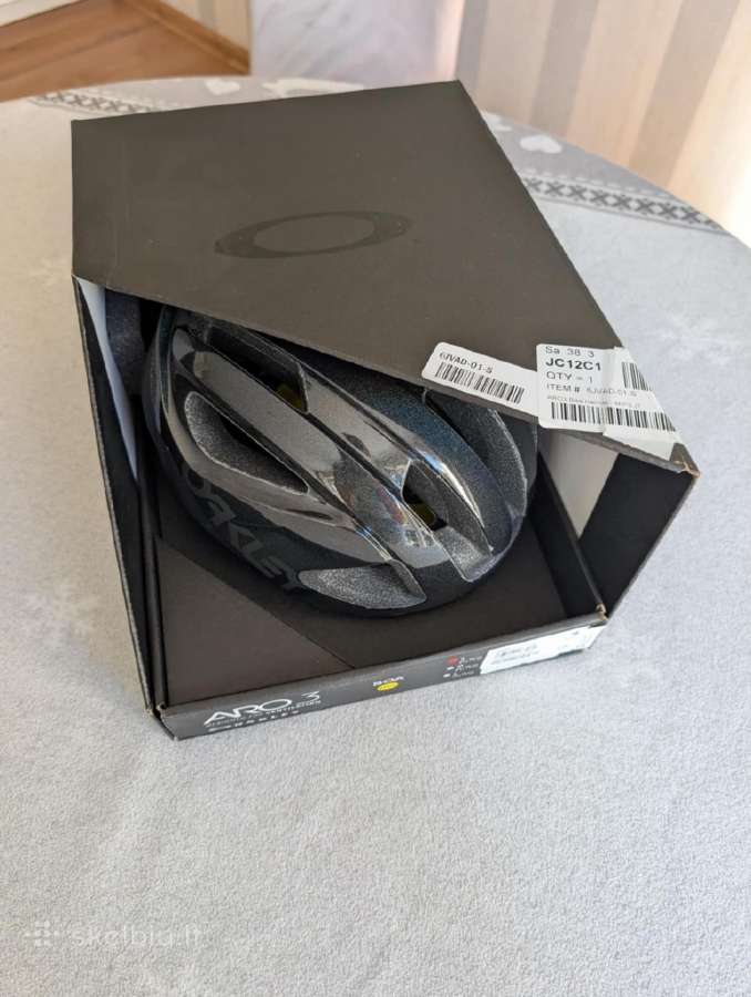 Oakley Aro3 Šalmas su Mips- S dydis