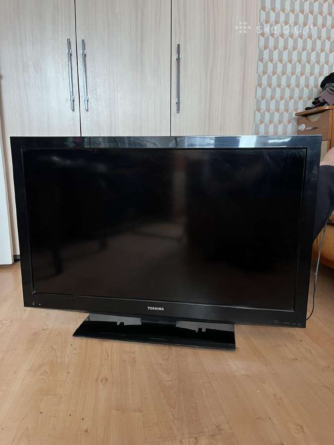 Toshiba televizorius su pultu ir priedeliu