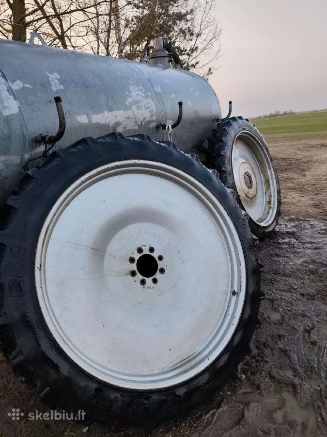 Daržiniai siaurieji purškimo ratai case Newholland - nuotraukos Nr. 2
