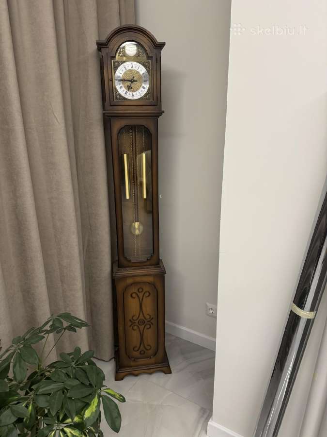 Senovinis pastatomas laikrodis Tempus Fugit