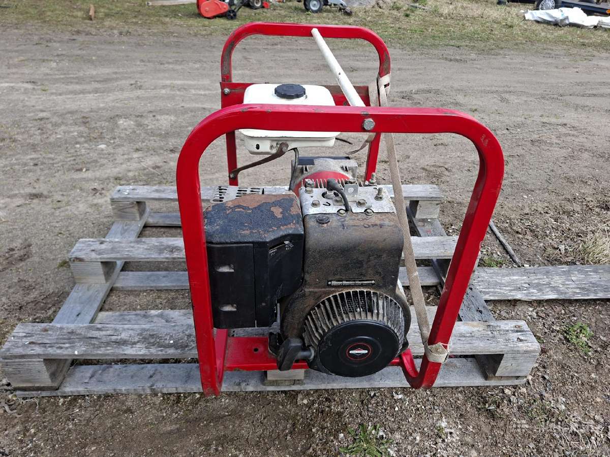 Vokiškas benzininis generatorius 3kw - nuotraukos Nr. 2