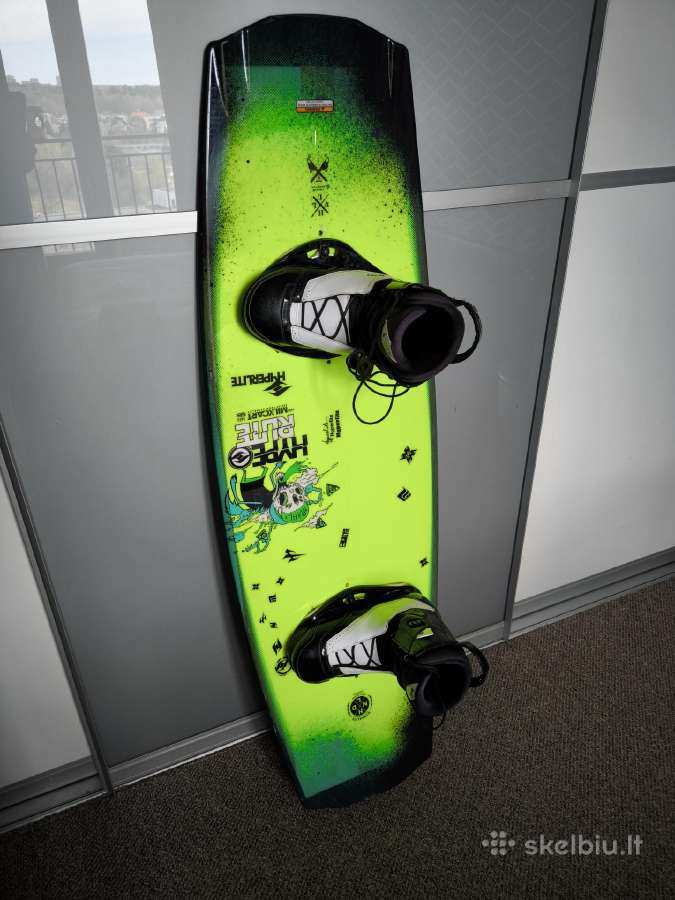 Wake lenta vandenlente 141cm batai 42/43 dydis