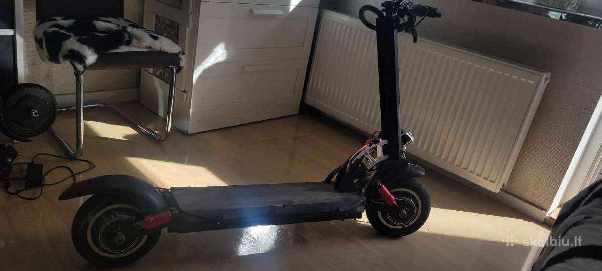 Galingas 2 motoru elektrinis paspirtukas