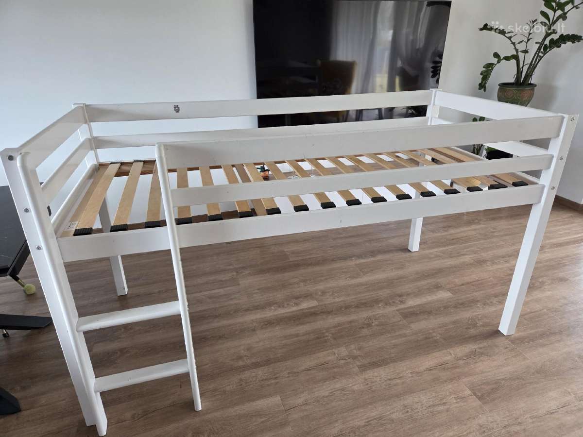 Aukšta vaikų lova