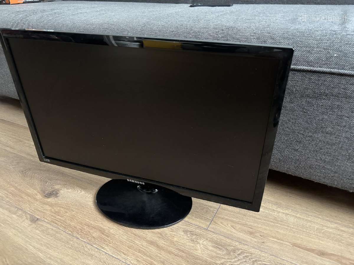 Samsung Sa300 24 colių Full HD LED be defektų