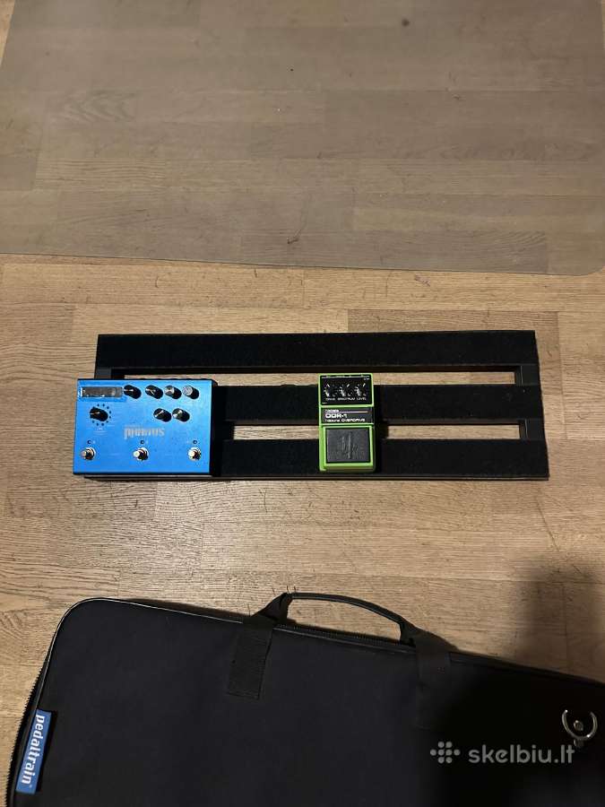 Pedaltrain Metro 24 pedalboard