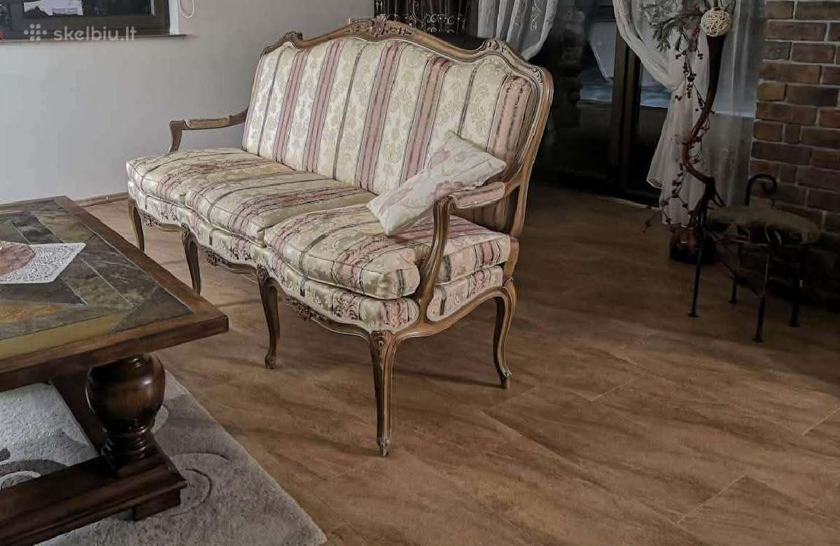 Puikus retro minkštasuolis