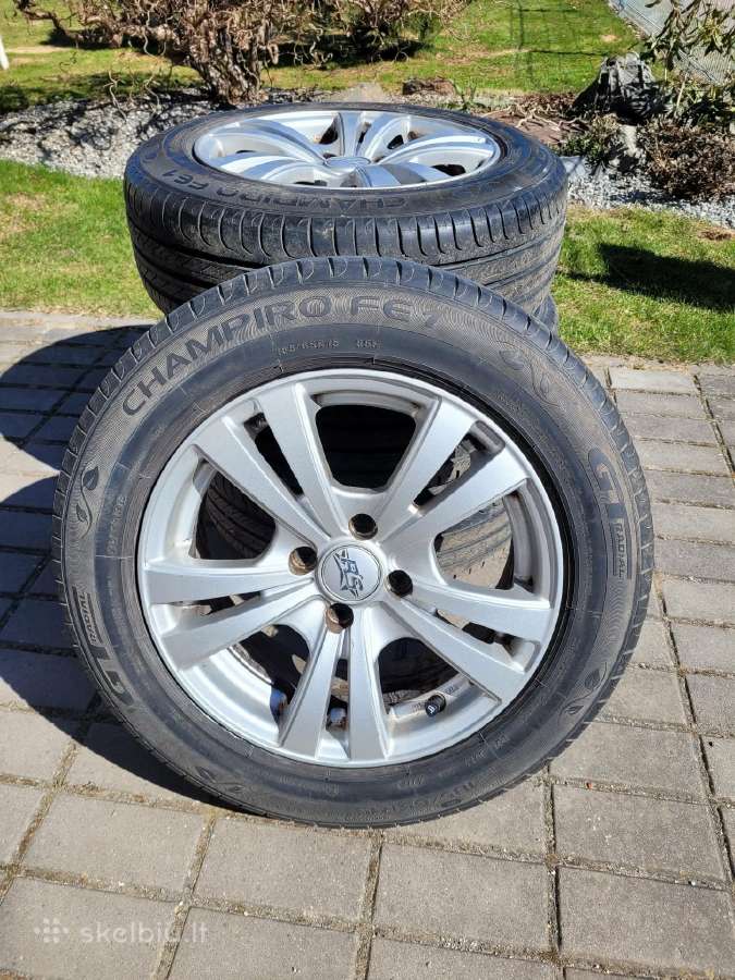 Padangos R15 su ratlankiais