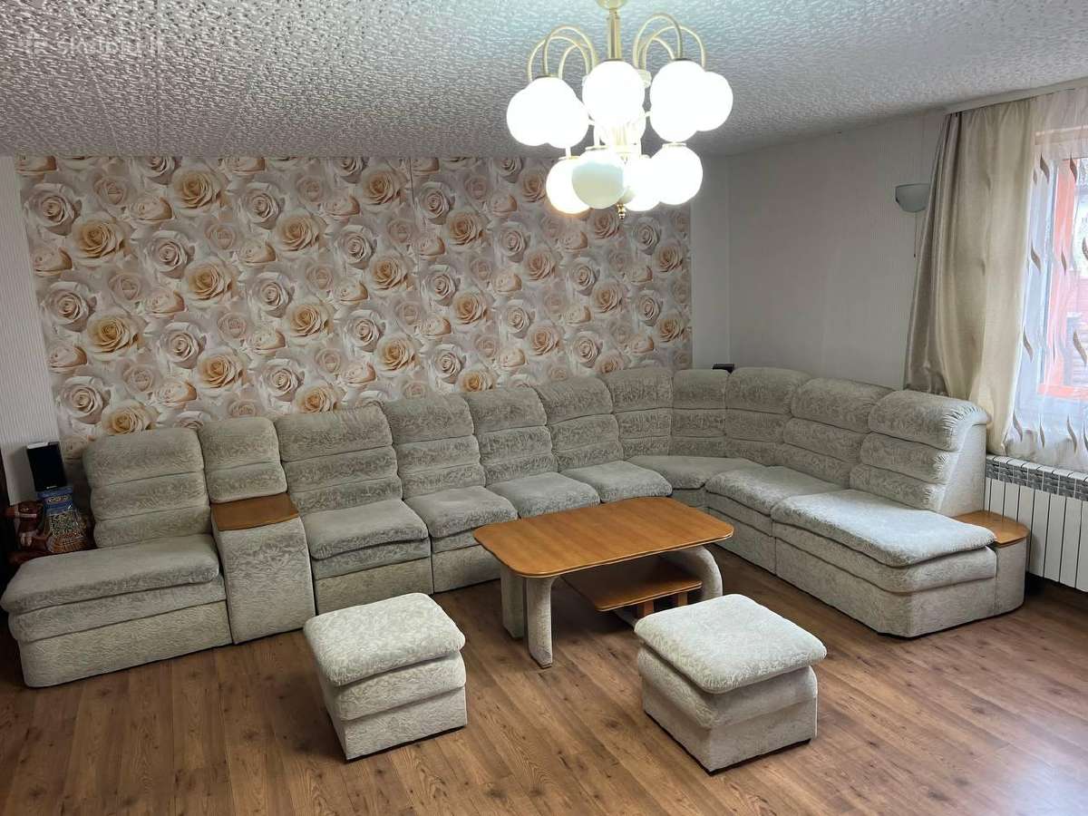 Svetainės sofa su baru