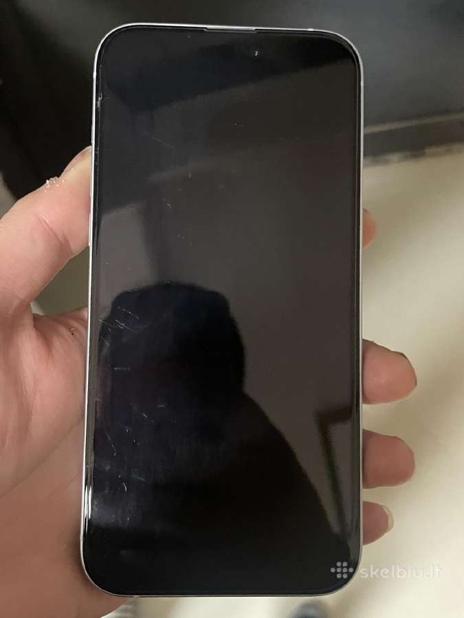 iPhone 15 plus baterijos būsena 86%