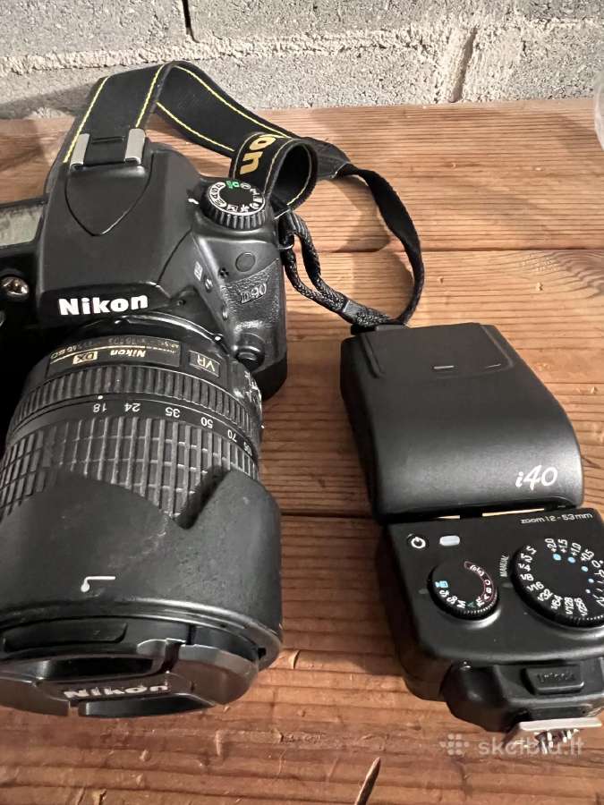 Nikon D90