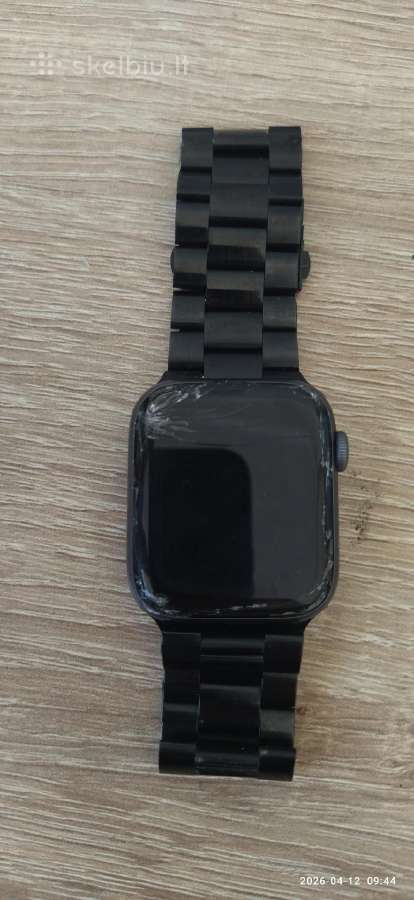 Apple Watch Series4 dūžęs, neveikiantis.