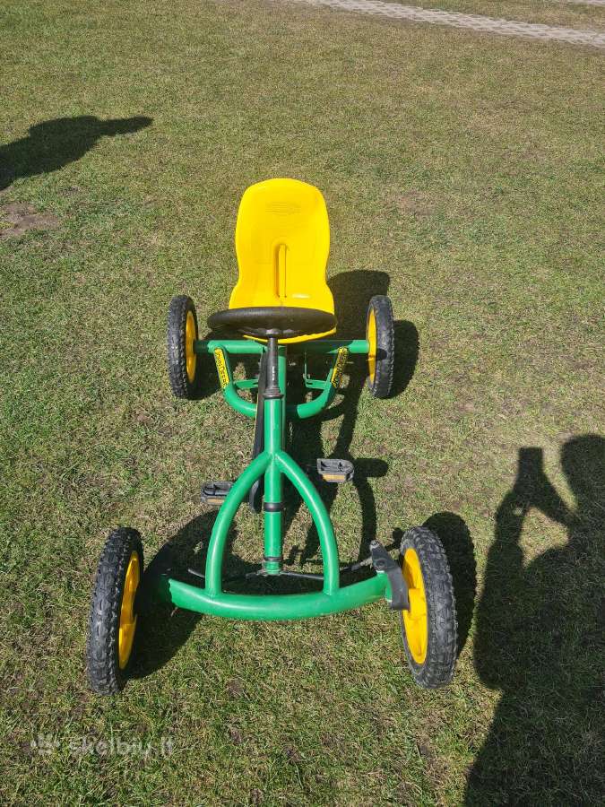 Berg Jonh Deere minamas keturatis