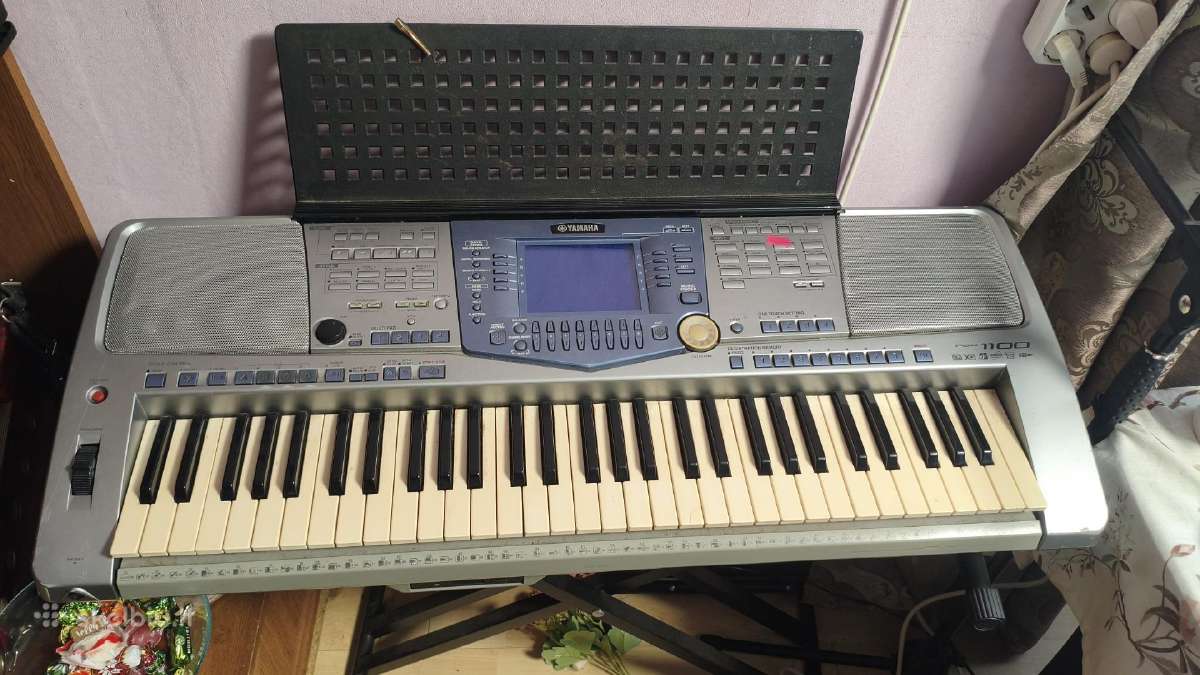 Sintezatorius Yamaha Psr-1100