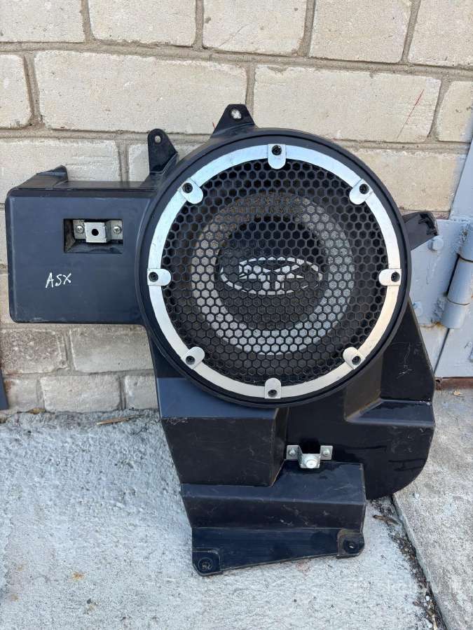 Subwoofer Mitsubishi