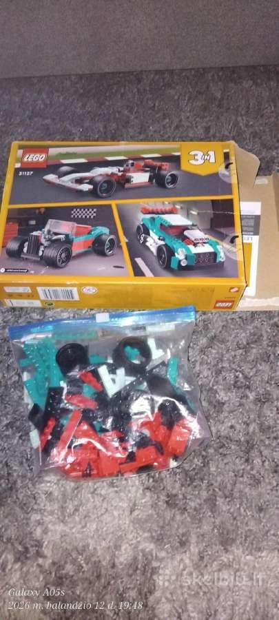 Parduodu mazai naudota lego masina su visom dalimi