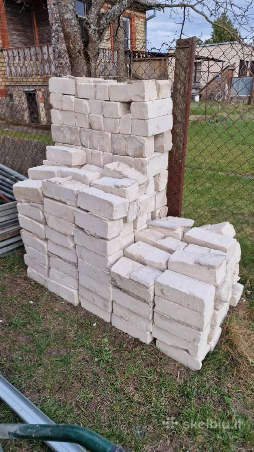 Atiduodame smėlį, plytas