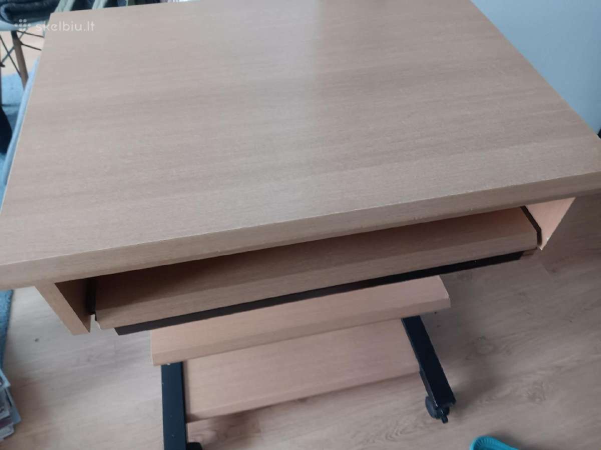 Rašomas stalas