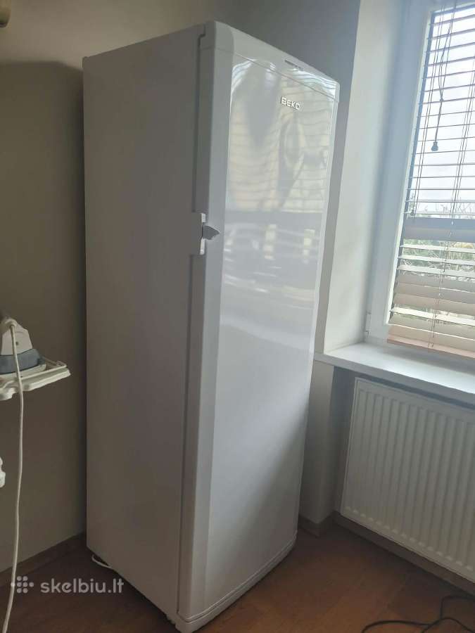 Parduodu mažai naudotą šaldiklį Beko Fne 26400