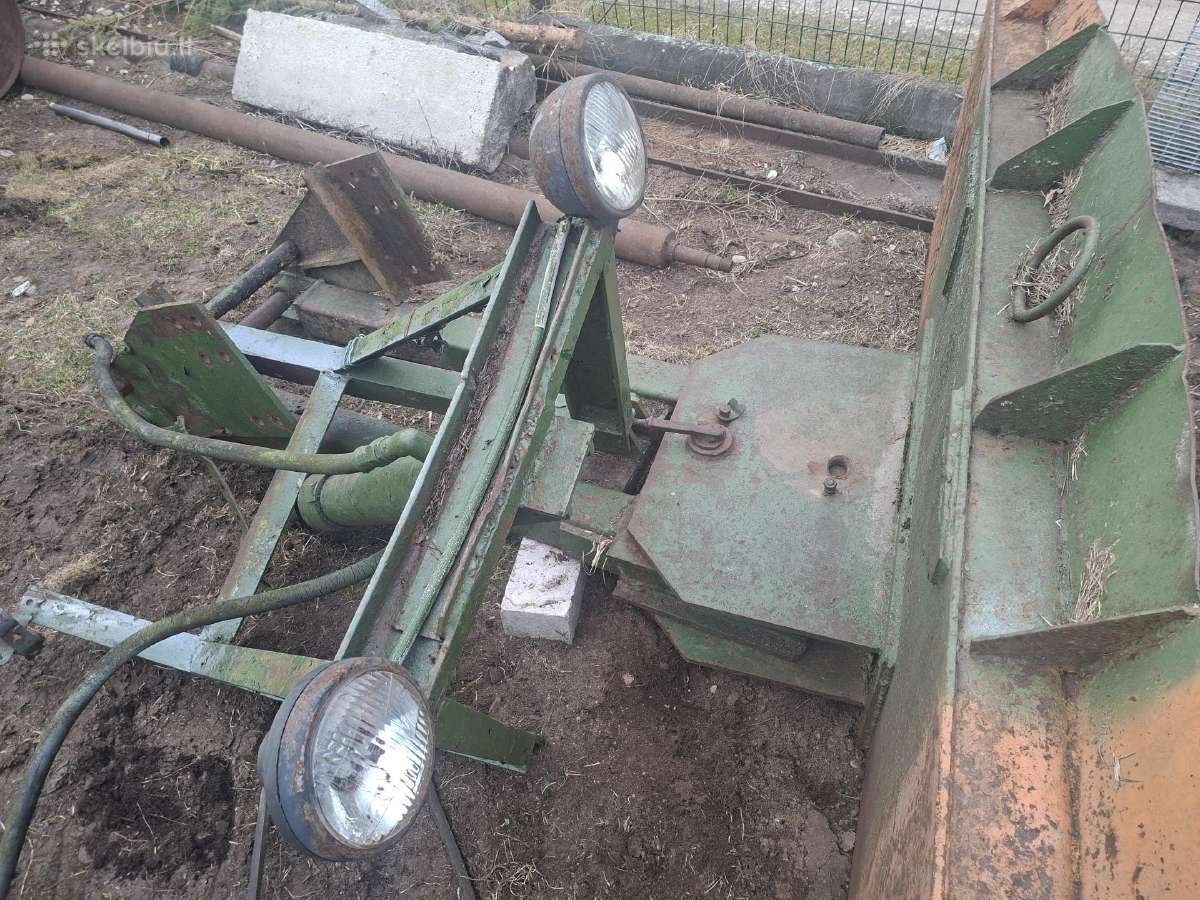 Parduodu tvirtą savos gamybos buldozerį Mtz trak.