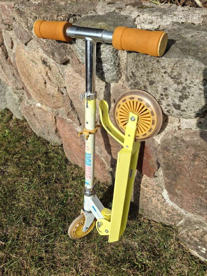 Paspirtukas sulankstomas Minions / Pakalikai - nuotraukos Nr. 2