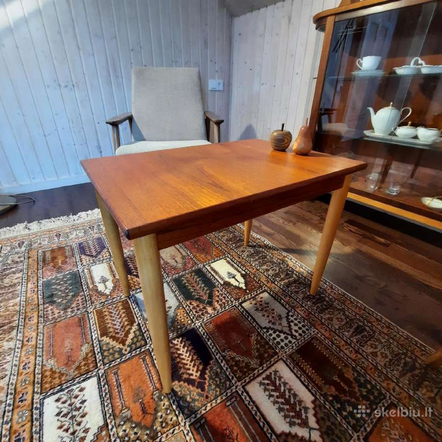 Mid century tikmedžio staliukas