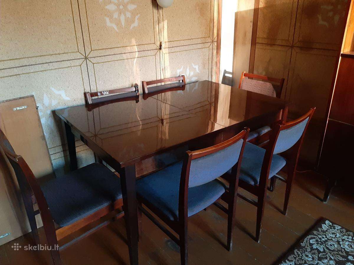 Svetainės stalas