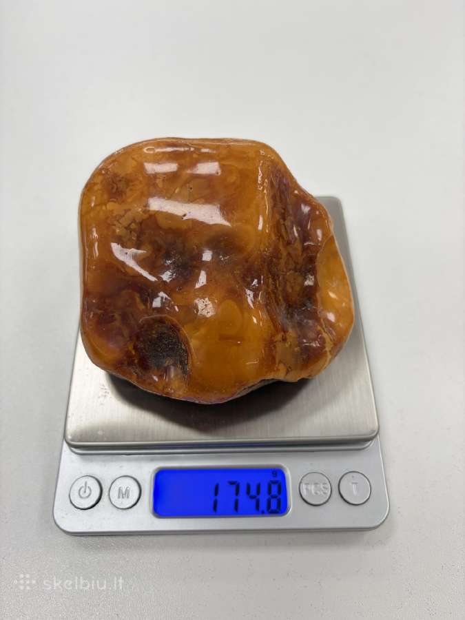 Gintaro grynuolis svoris 174g. Kaina 650 Eur - nuotraukos Nr. 2