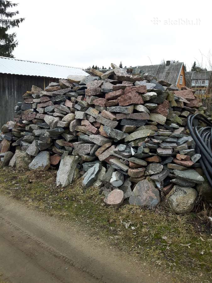 Skalditi lauko akmenys