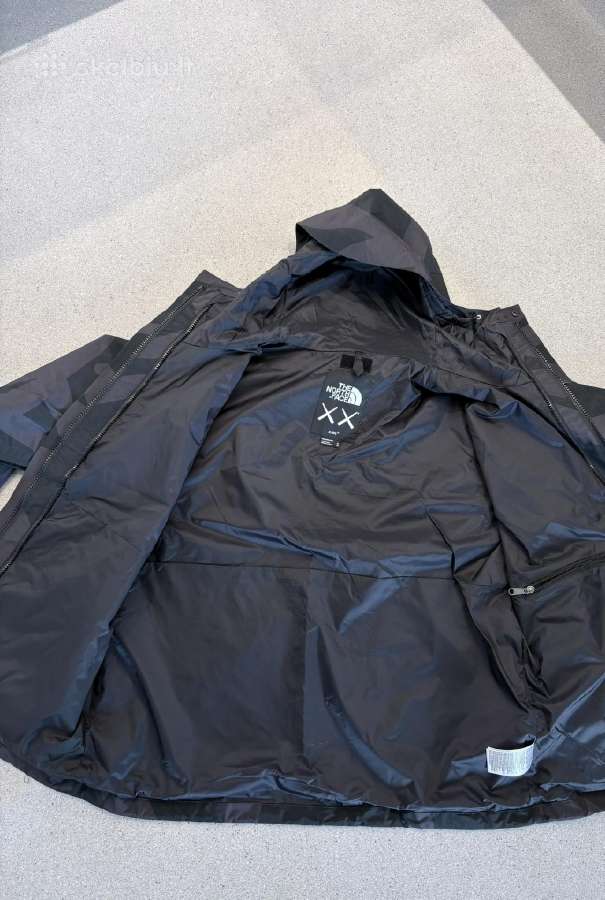 Kaws x The North Face Retro 1986 striukė - nuotraukos Nr. 9