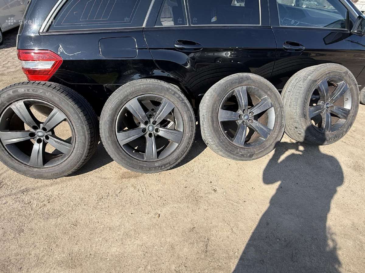 Range rover velar r19