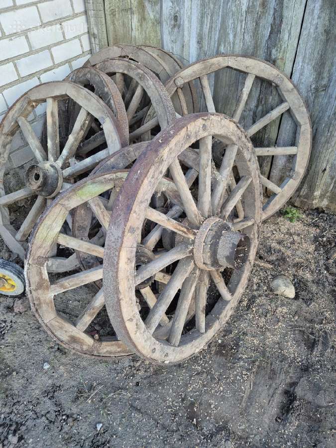 Mediniai vežimo ratai