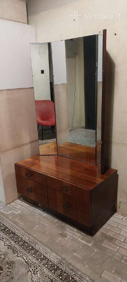 Grimo spintele veidrodis 94x162x46