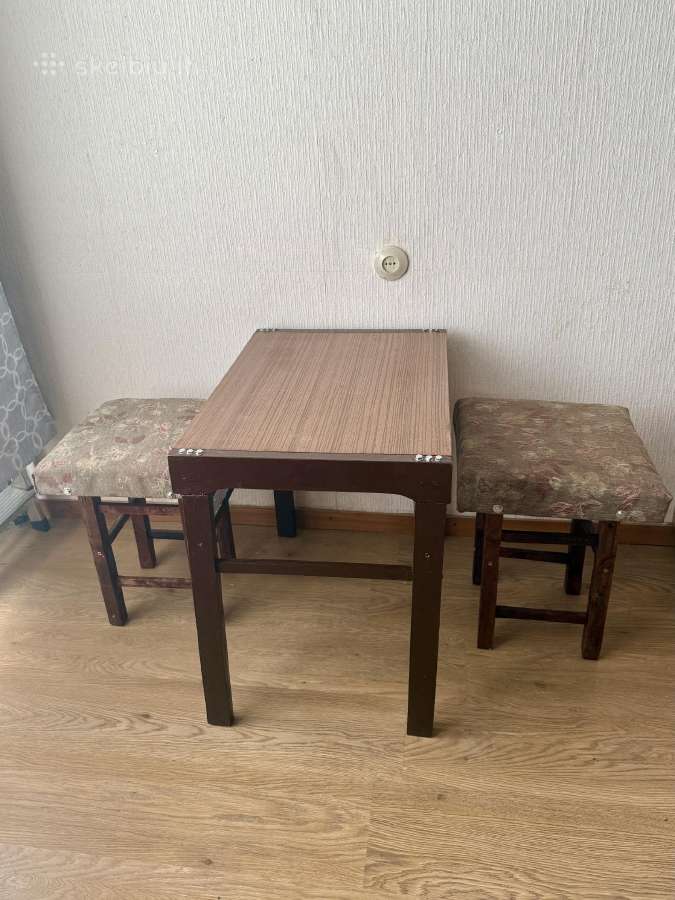 Staliukas su kėdutėm